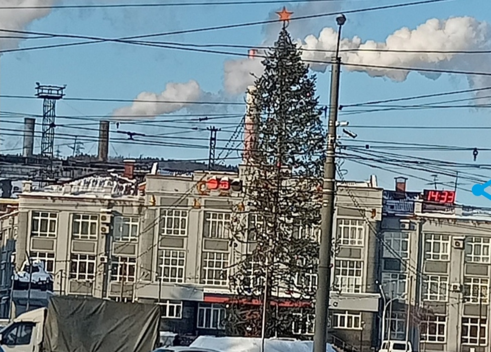 «В мусорке и то лучше найти можно»: городское достояние в Новокузнецке выглядит очень плохо