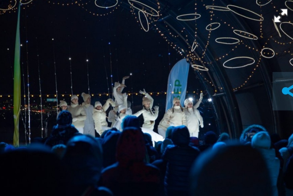 В Новосибирске при участии Сбербанка открылся самый длинный в мире каток