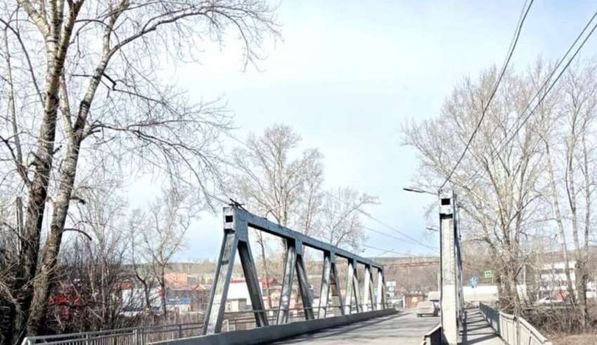 Мост куйбышева. Пешеходный мост. Автомобильный мост. Мост через реку в городе. Реконструкция моста через реку Позимь.