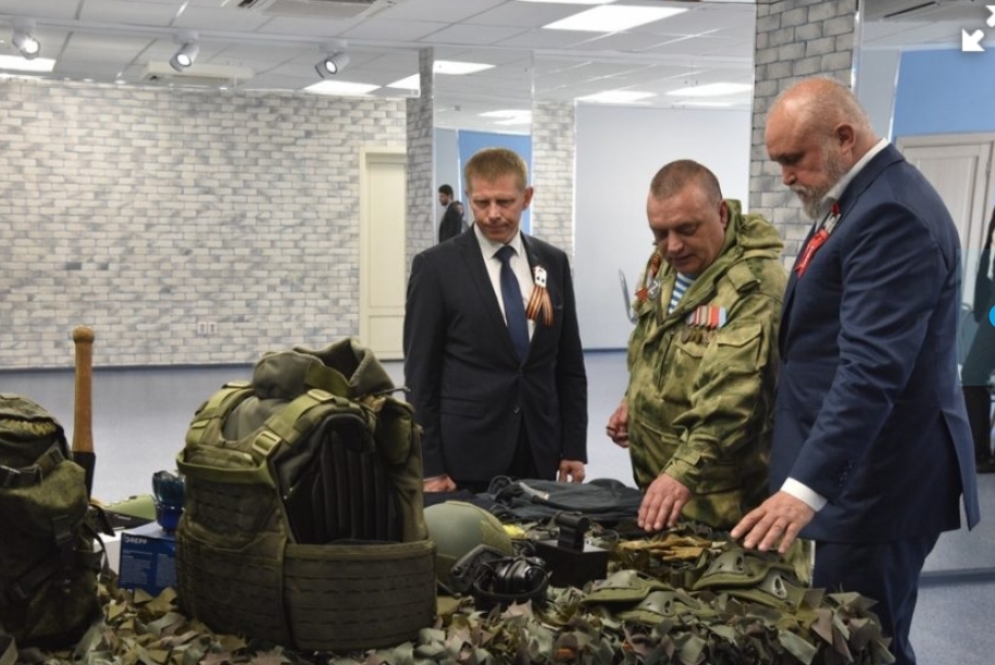 В Кузбассе по поручению Сергея Цивилева разработают отраслевой заказ на пошив спецодежды для участников СВО