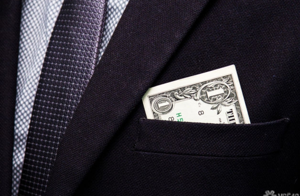 Гендиректор кузбасского частного предприятия попал под суд за дачу взятки должностному лицу