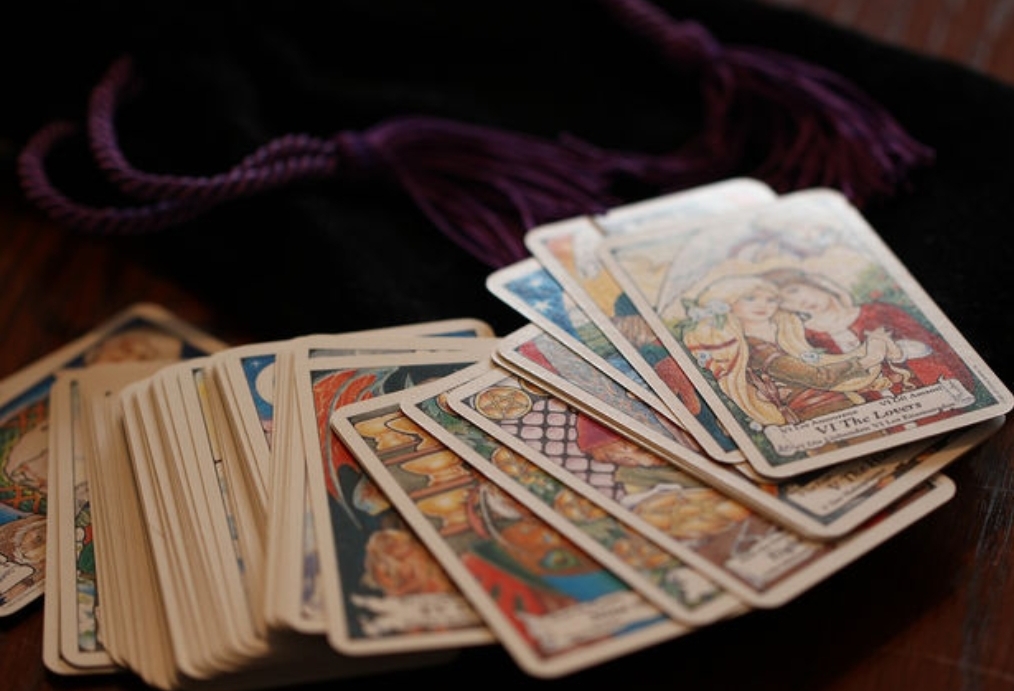 Полицейский из Новокузнецка поплатился за вытягивание денег из гадалки