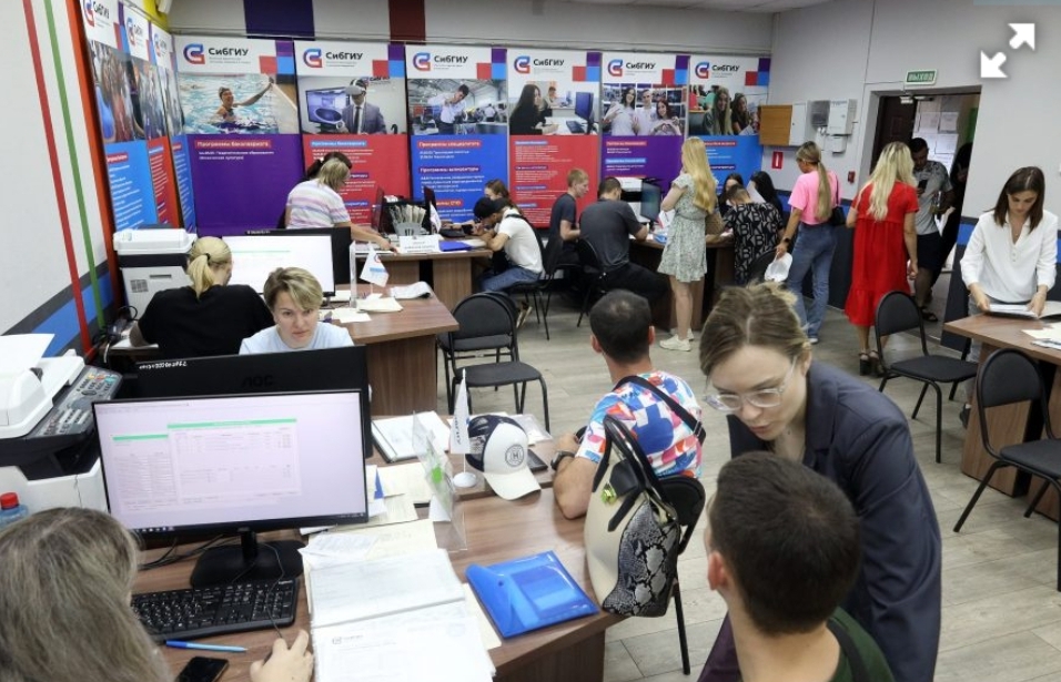 Бесплатные завтраки и шопинг: в СибГИУ дали старт приемной кампании