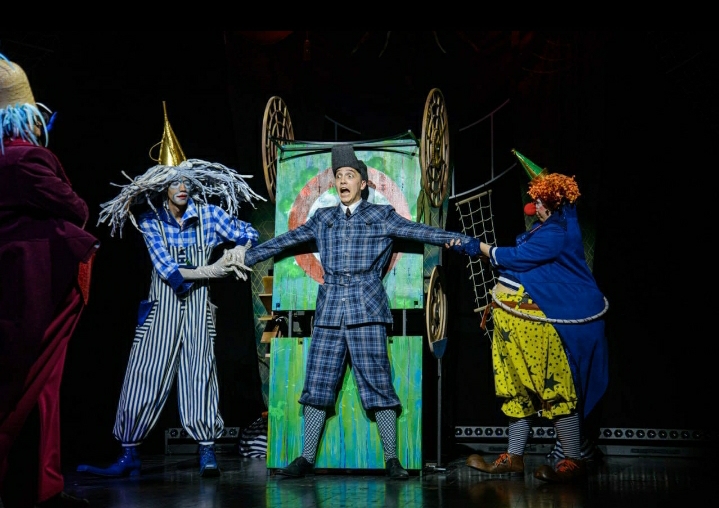 «Цирк, или Кукольное представление на земле и под водой»: Новокузнецкий театр кукол «Сказ» закрыл 81-й сезон фееричной премьерой