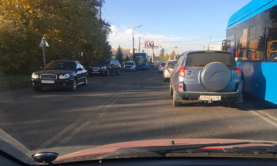 НОВОИЛЬИНСКОЕ ШОССЕ РАСШИРЯТ: В АДМИНИСТРАЦИИ НОВОКУЗНЕЦКА РАССКАЗАЛИ О ПЛАНАХ НА РЕКОНСТРУКЦИЮ