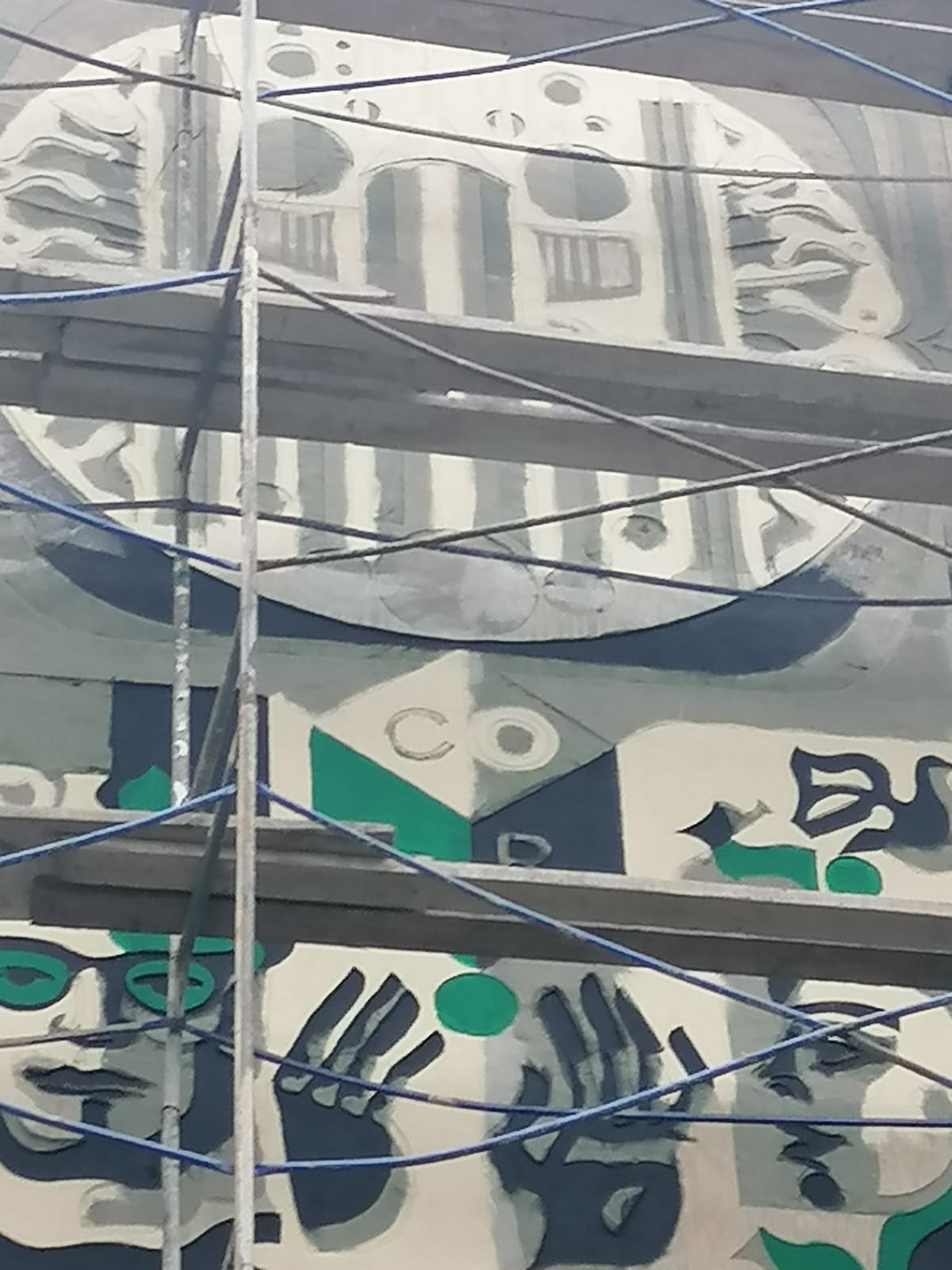 Малярной кистью по творению художника