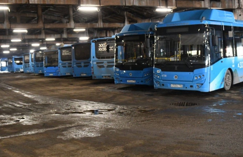 Больше 100 автобусов в Новокузнецке стоят на ремонте