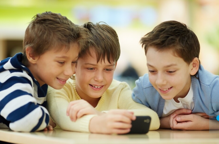 Госдума планирует ужесточить законопроект о телефонах в школах