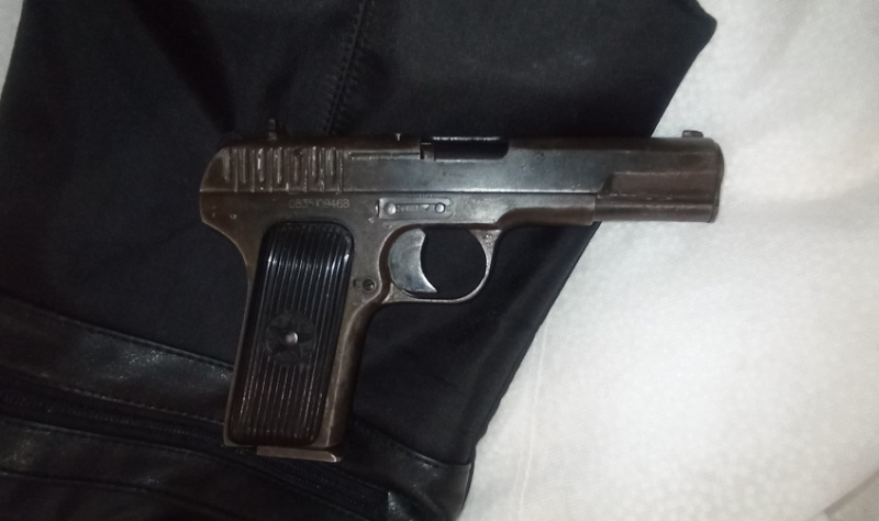 Чей пистолет громче стреляет?