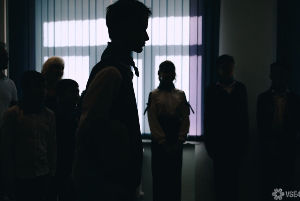 Подросток в Кузбассе случайно помог мошенникам оставить свою маму без крупной суммы денег