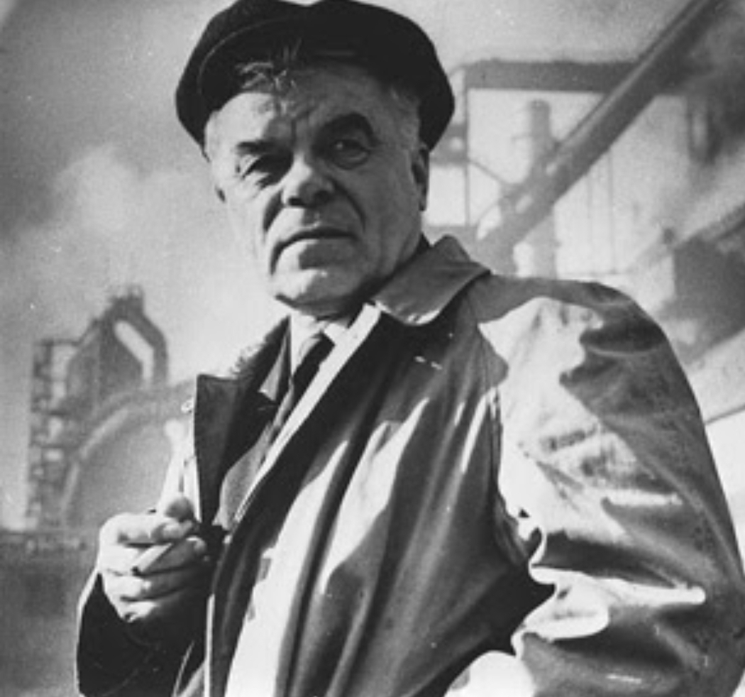 Прошёл путь от подручного сталевара