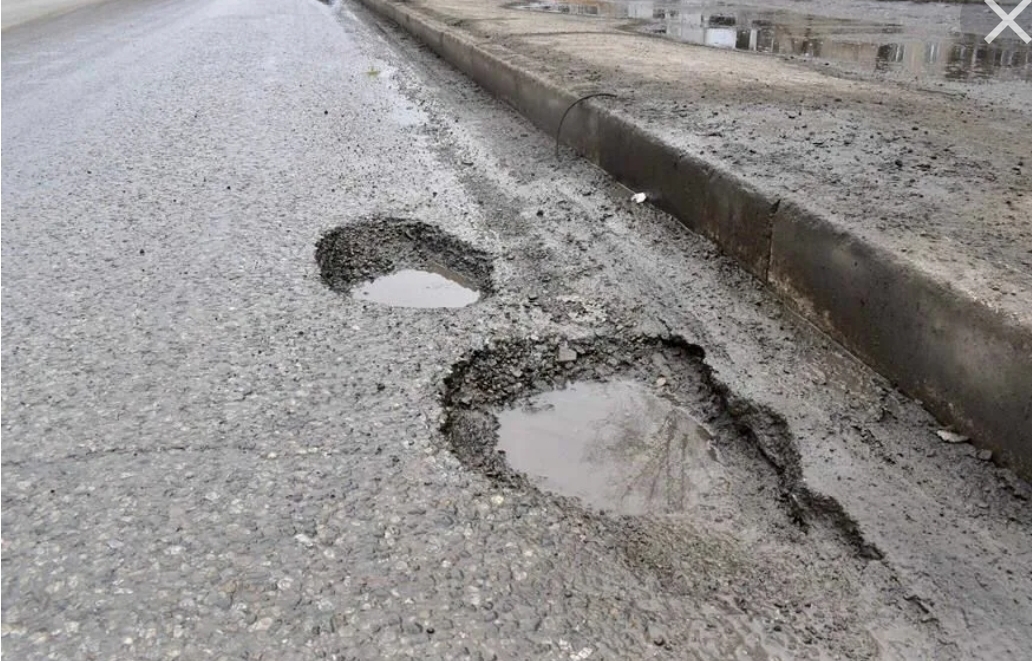 «Если кирпичи вылетают из ямы, надо делать углубление»: Сергей Кузнецов предложил инновационный метод ремонта дорог