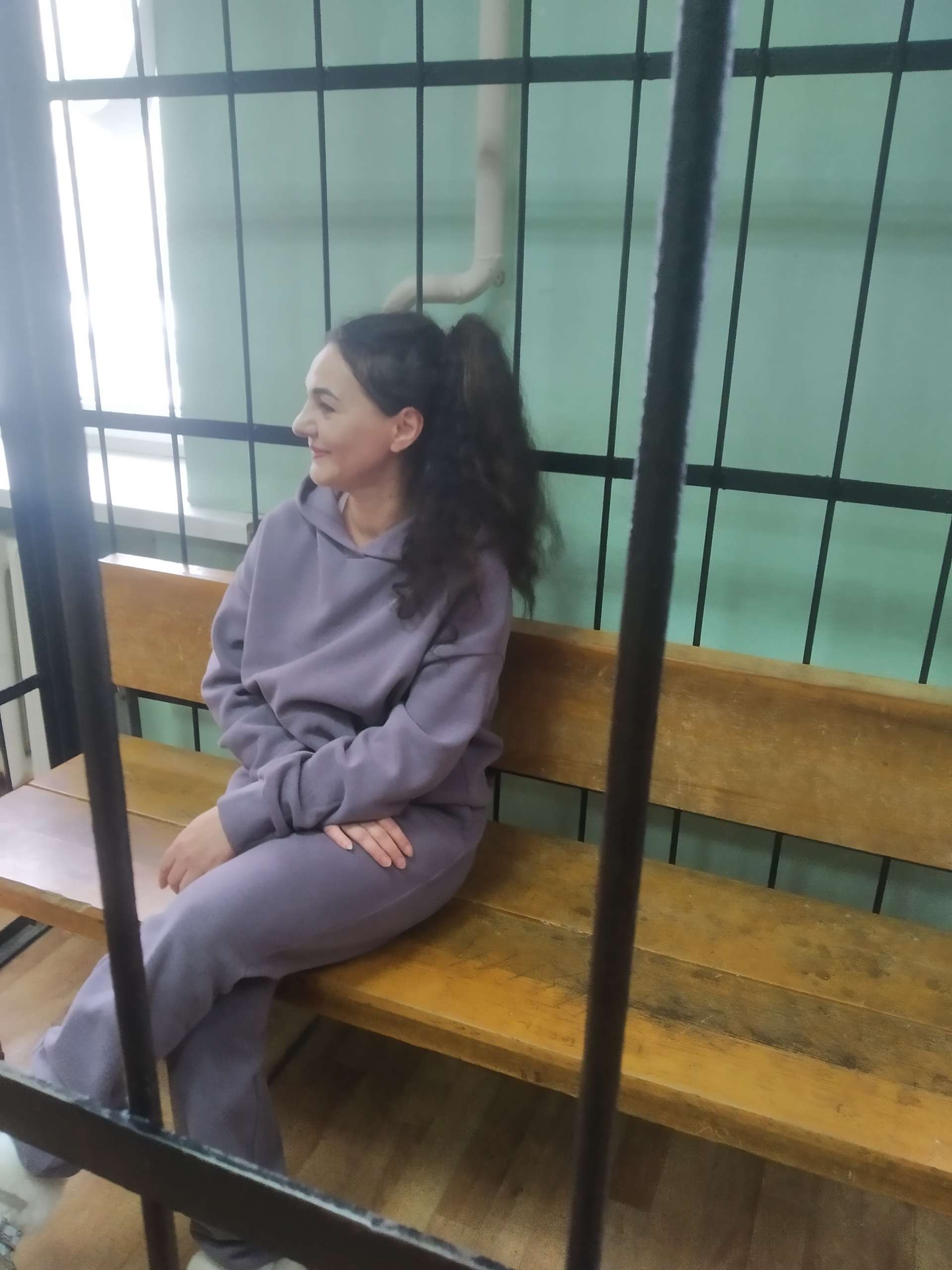 Цыганка с героином и кот с браслетом