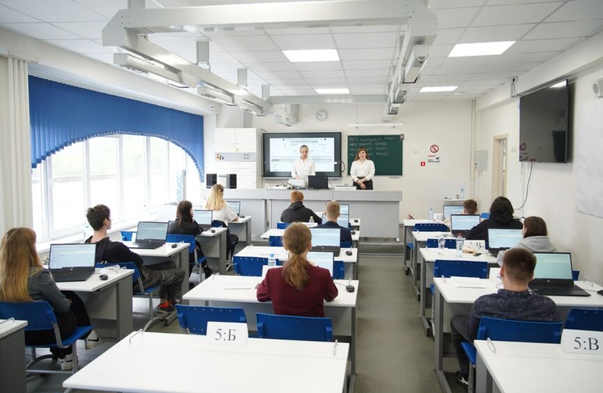 Почти 43 тысячи школьников услышат последний звонок в Кузбассе