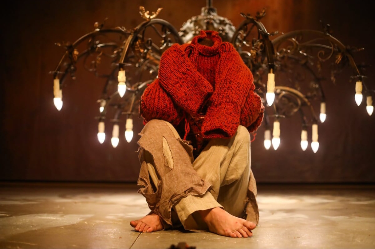 Успейте увидеть, кто в кого превращается в постановке Новокузнецкой драмы «Превращение»