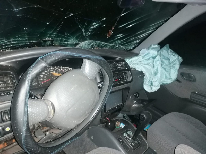 Пьяный водитель выехал на «встречку» и наехал на людей, ремонтировавших УАЗ