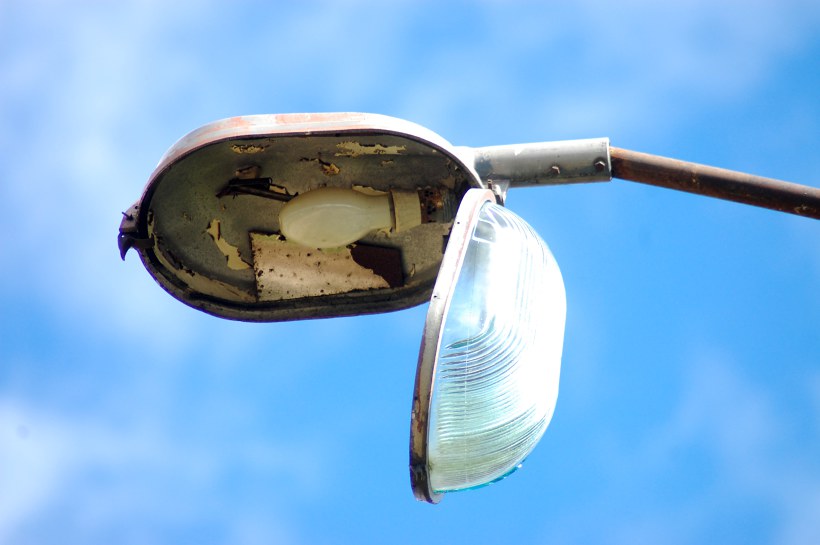 Директор муниципального учреждения получил срок за кражу светильников