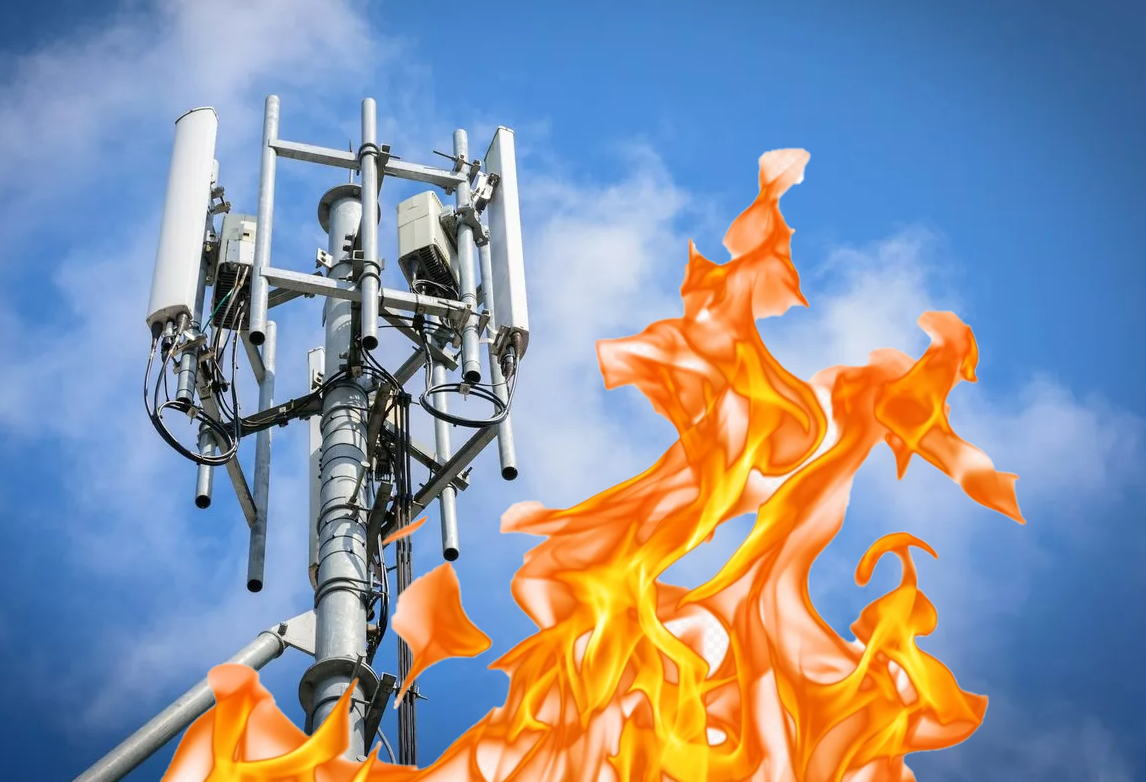 Подросток поджёг базовую станцию сотового оператора и напал на полицейского