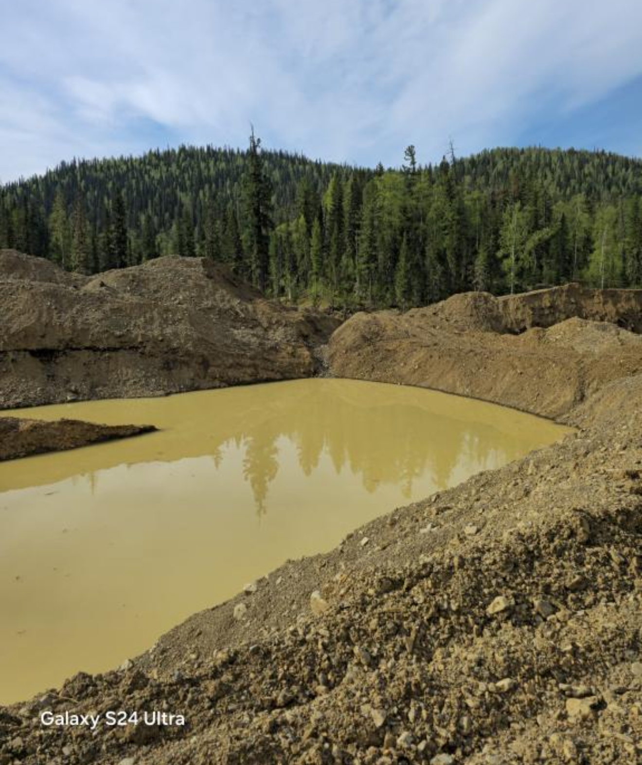 Золото добывают, а реки уничтожают
