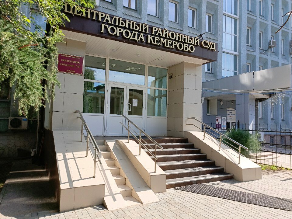 Главный врач гурьевской больницы и её коллеги жульничали с услугами ОМС