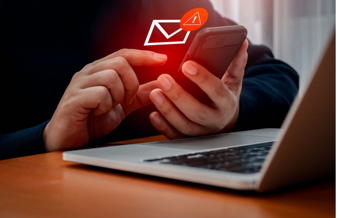 «Это ты на фото?»: россиянин лишился денег после одной фразы