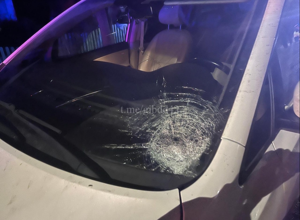 В Новокузнецке водитель иномарки сбил двух пешеходов