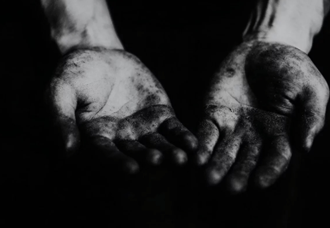 Власти Кузбасса объяснили, зачем тратиться на салюты и звёзд ко Дню шахтёра