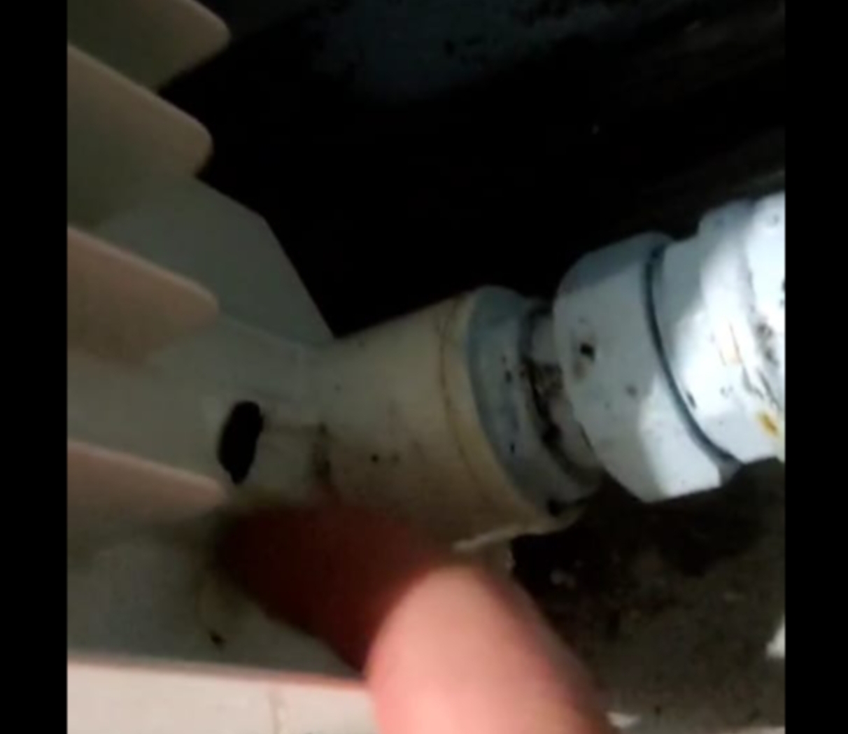 В посёлке Металлургов продолжают рваться приборы отопления