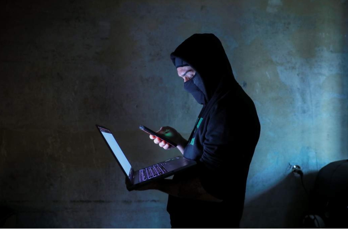 Игра на страхе: почему мошенники стали использовать шантаж против детей