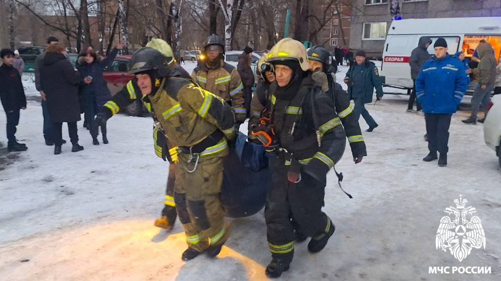 При пожаре в новокузнецкой пятиэтажке погиб человек