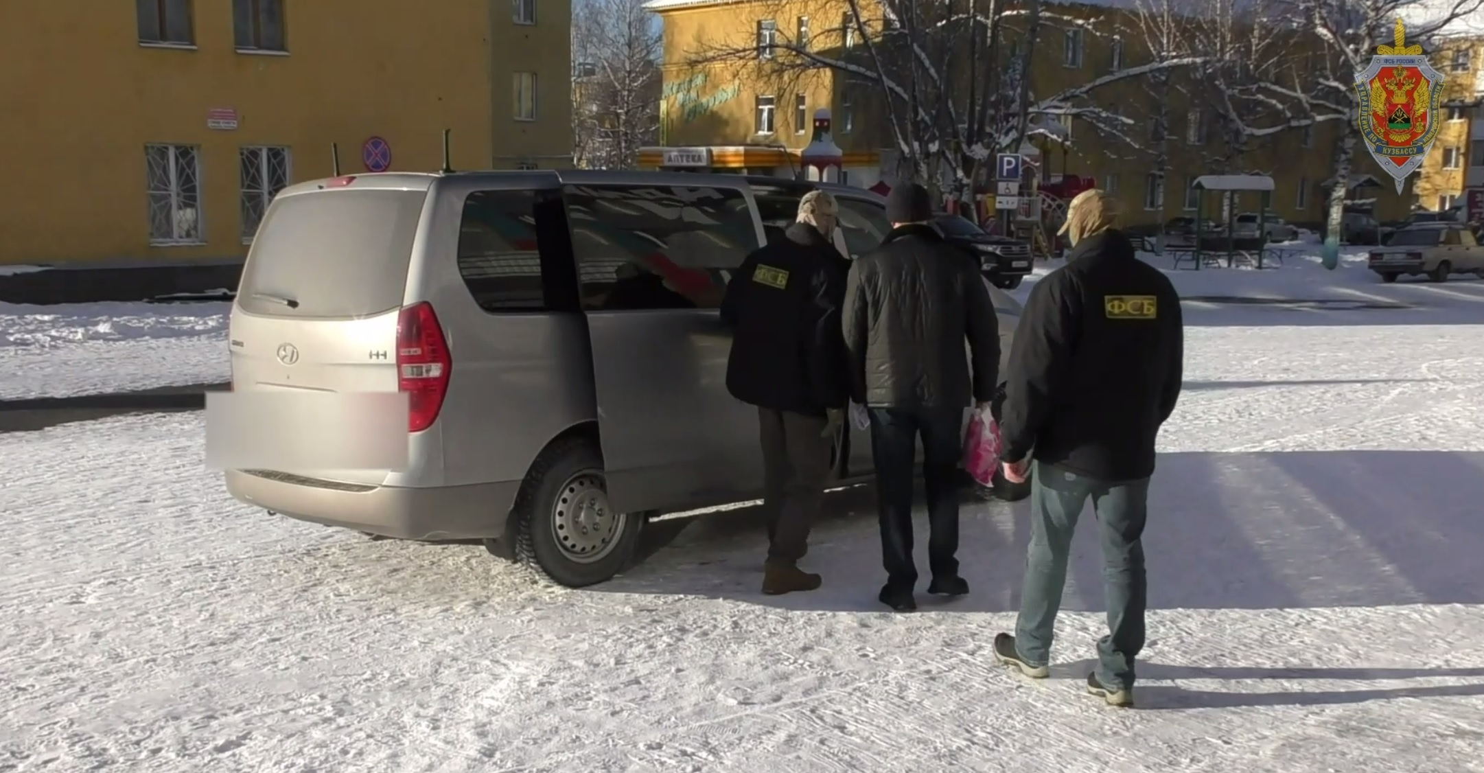 По месту жительства и работы кузбасского чиновника проведены обыски