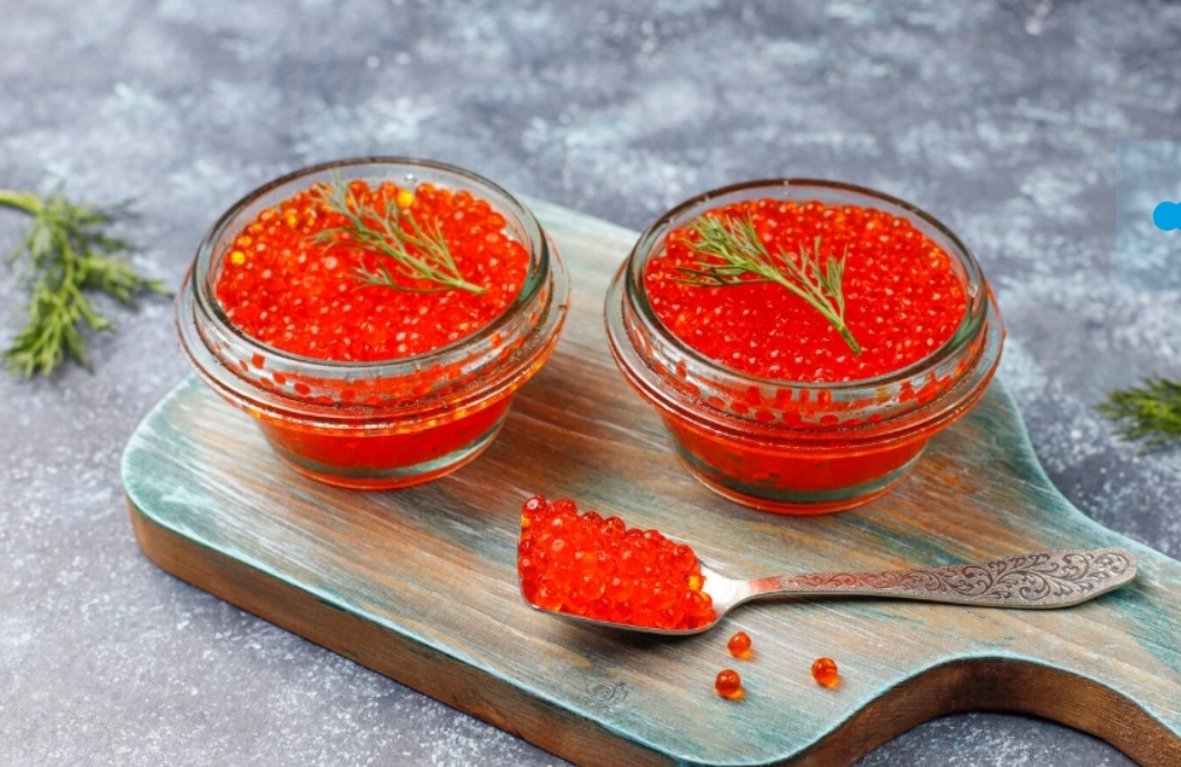 Перед Новым годом россияне останутся без денег и красной икры