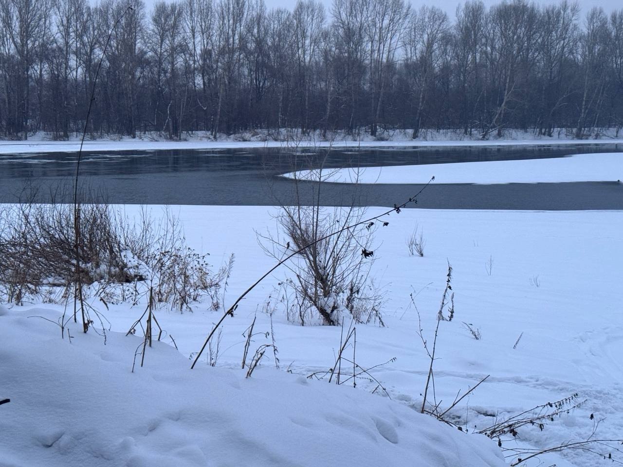 В Новокузнецке ищут детей, провалившихся под лёд на реке Томь