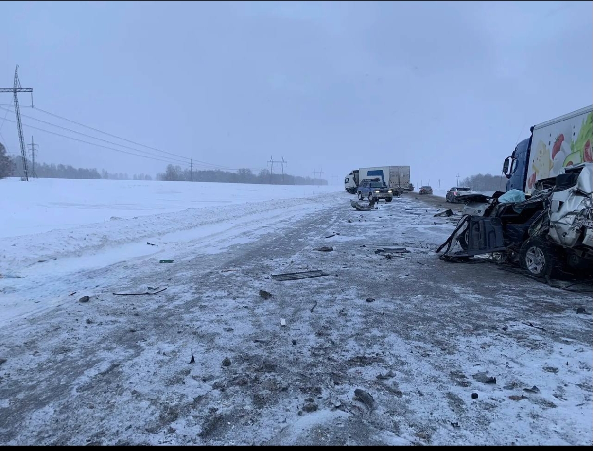 Внедорожник, ехавший из Кемерова, попал в ДТП под Новосибирском