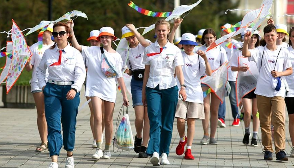 Госдума в I чтении приняла проект об ответственности регионов за детский отдых