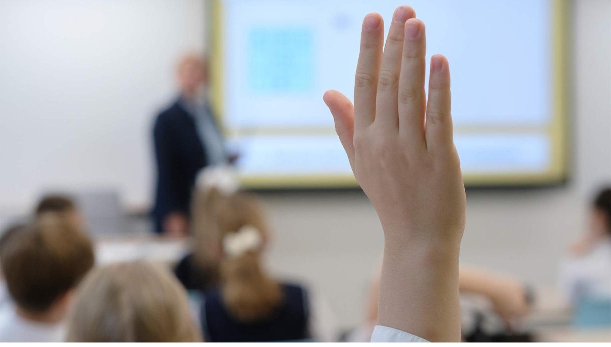 Нравственный закон: Минпрос утвердил новые сроки изменения школьной программы