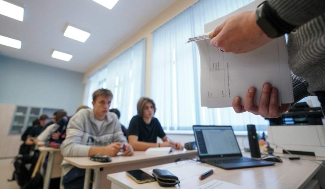 Кравцов заявил о расширении школьной программы в старших классах