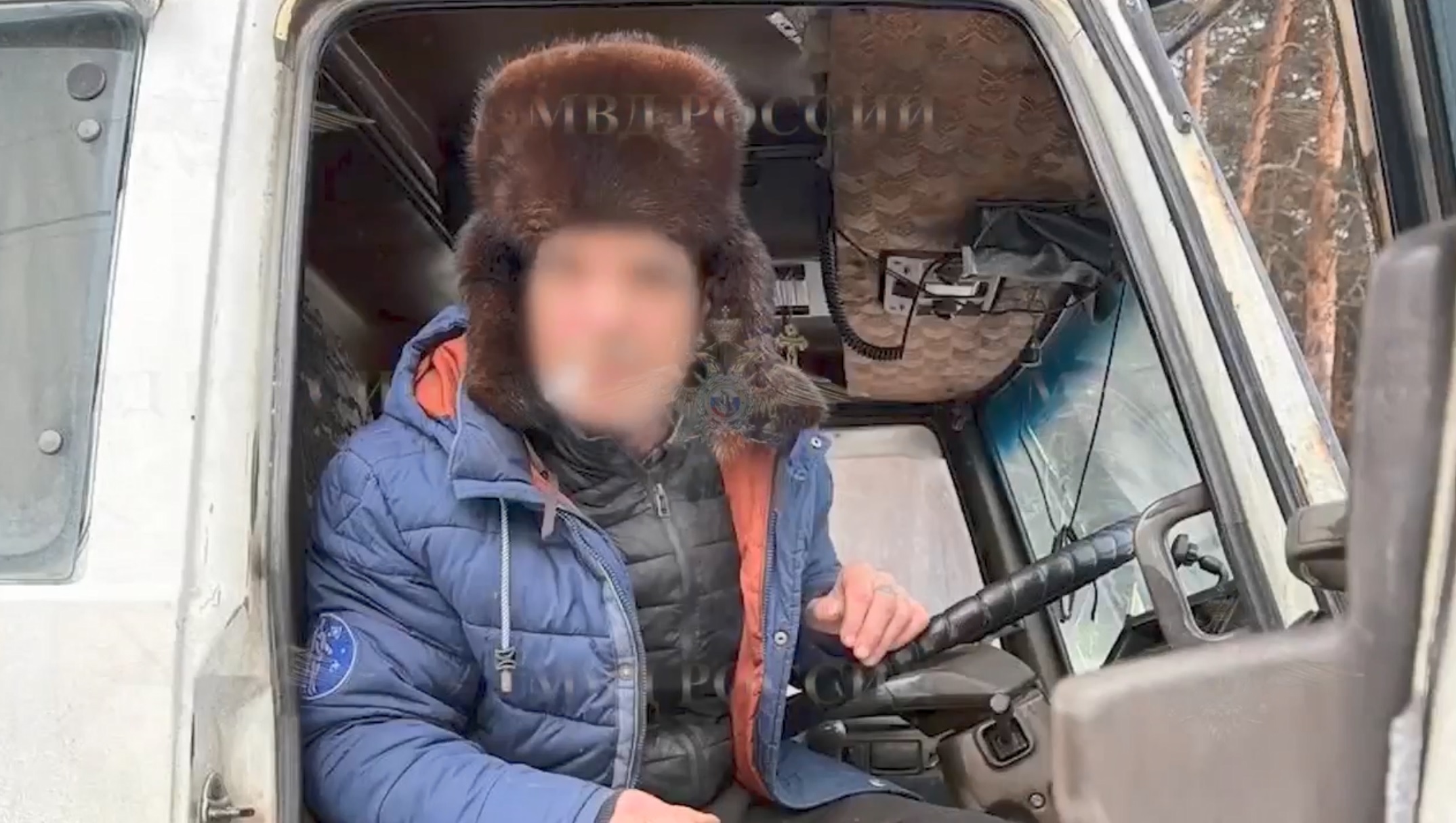 Водитель грузовика сбил девушку в Кемерове и скрылся в Новосибирске