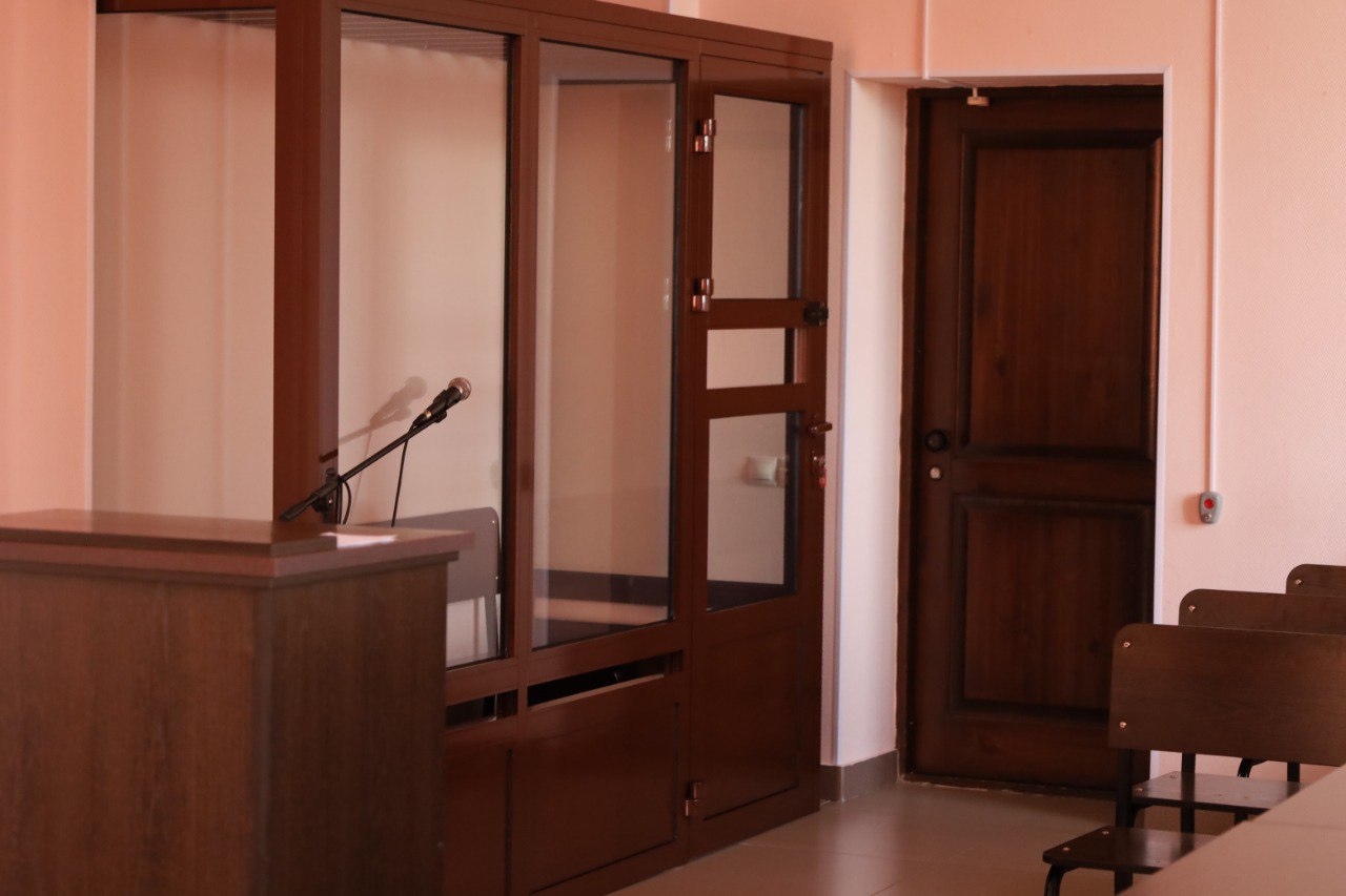 В Кузбассе суд заключил под стражу группу лиц, обвиняемых в вымогательстве