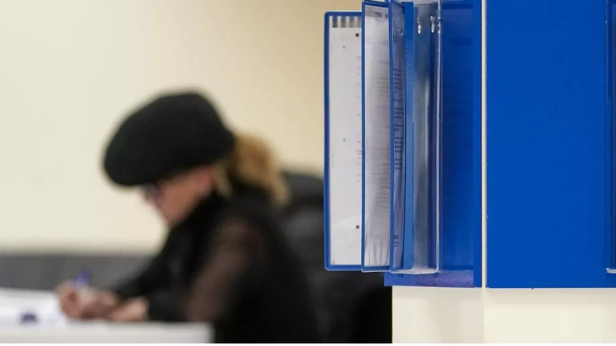 Барьерный рык: кому в мае могут заблокировать счета