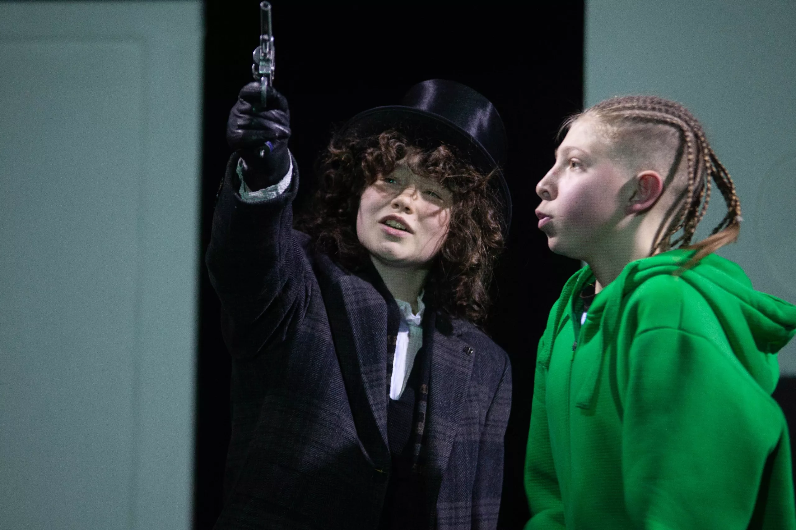 Семейный театр «ЛАПША» позвал новокузнечан к барьеру и уехал покорять Красноярск