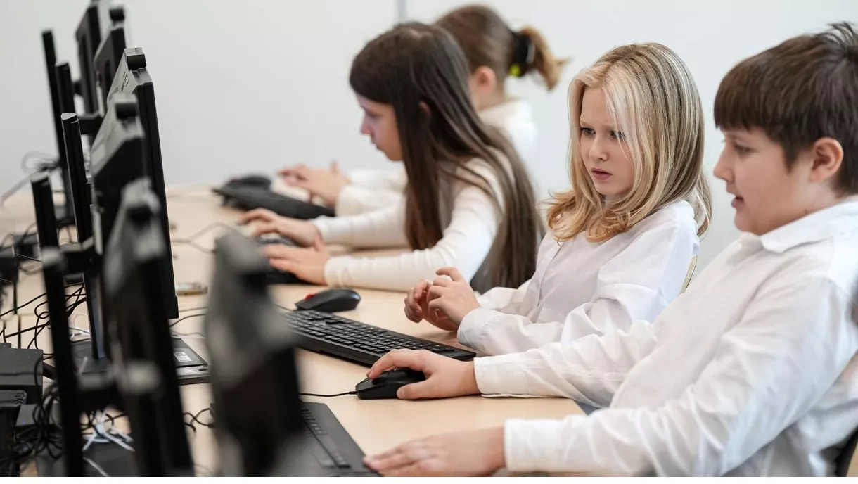 Лишним будет: зачем сокращать темы по школьным предметам