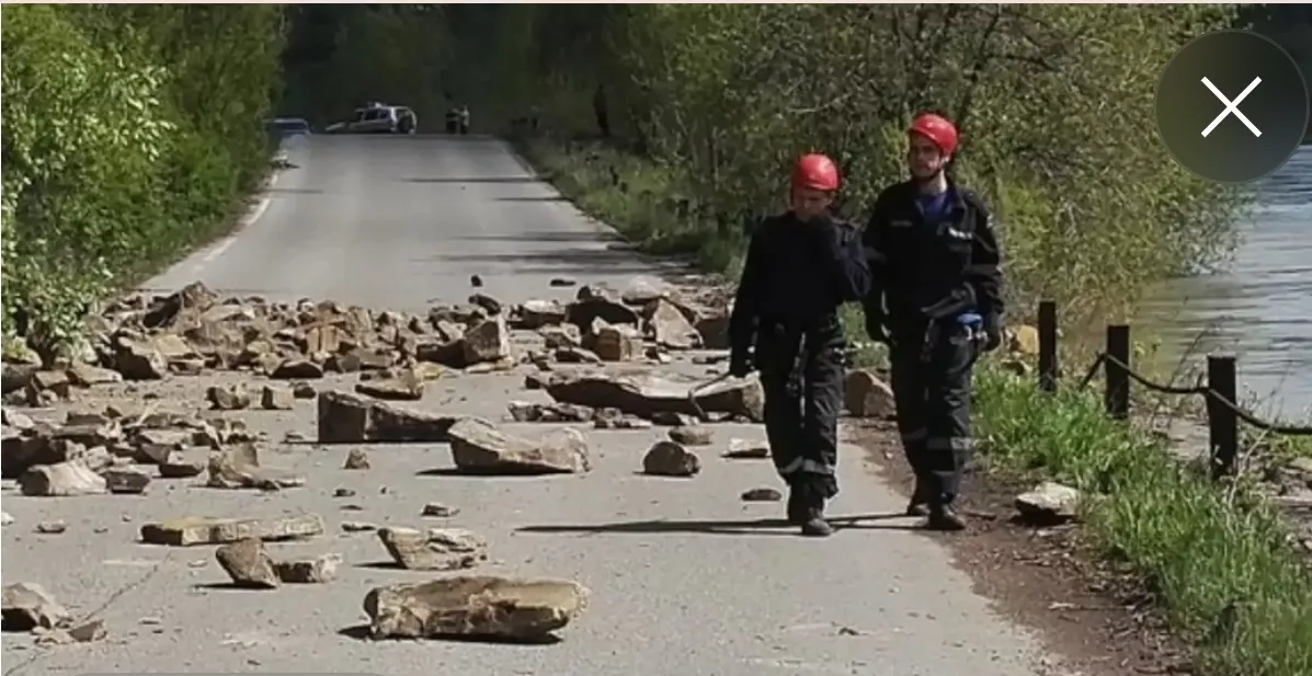 Обрушение породы перекрыло дорогу Абашево – Карлык