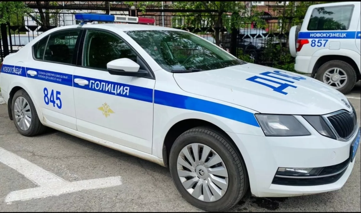 Подросток угнал иномарку отца и врезался в частный дом