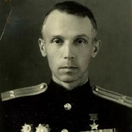Молодой да ранний Ларин