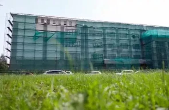 В Новокузнецке фасаду Дворца культуры Кузнецких металлургов вернули исторический цвет