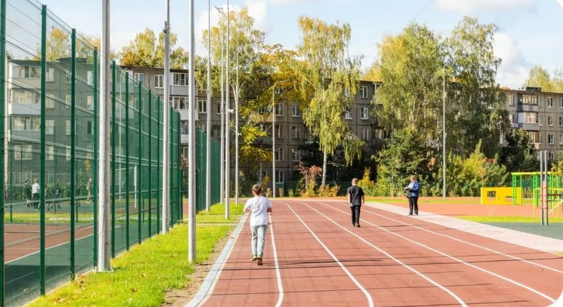 В Новокузнецке беговую дорожку в парке Гагарина покрыли асфальтом