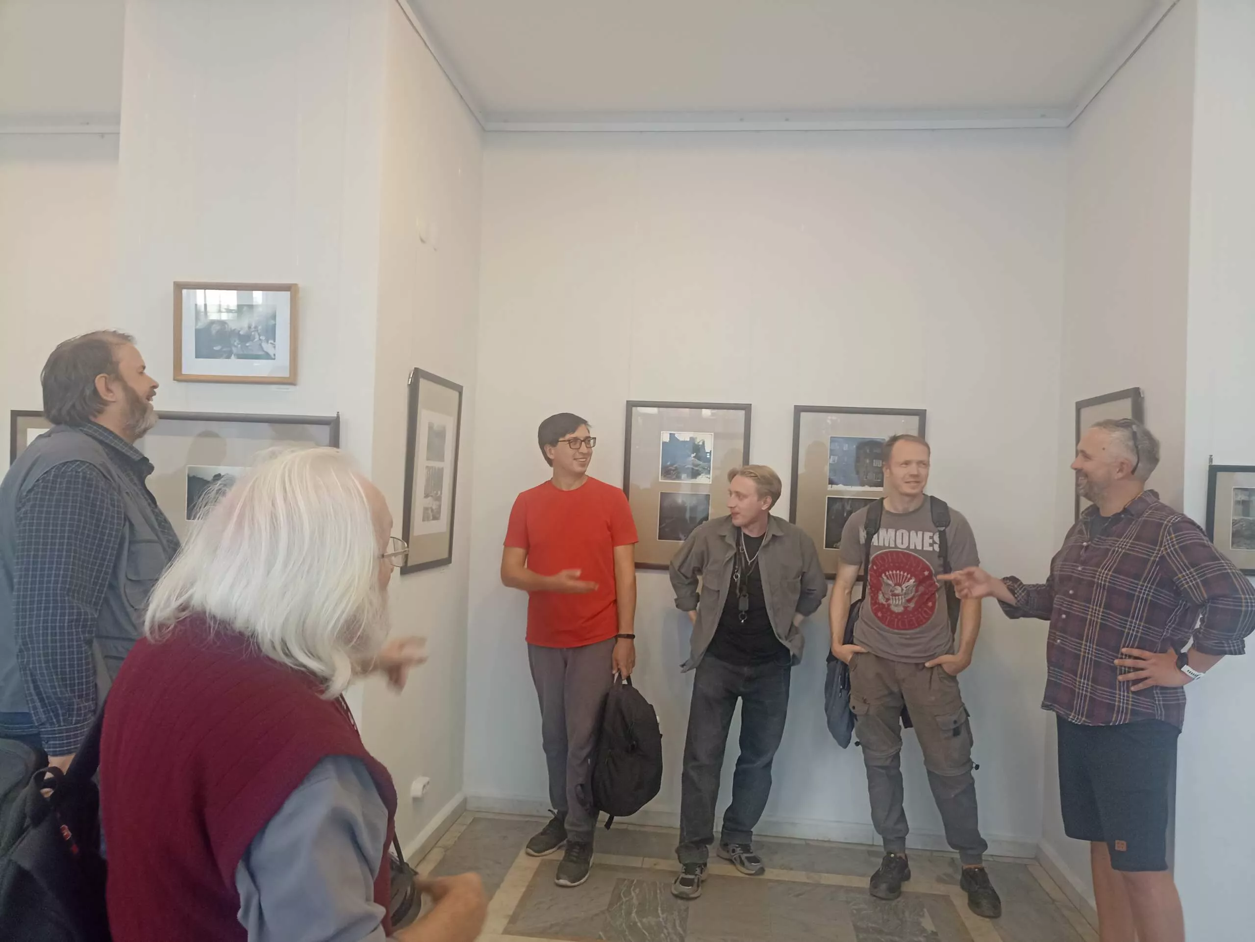 Люди не меняются – только фотокамеры, или Три причины совершить хронопутешествие на эпохальной выставке «Ч.Б.»