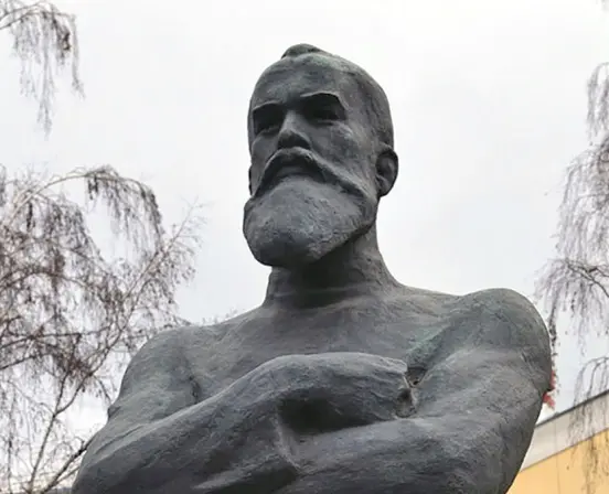 В октябре 60-летней давности в Кузнецком районе Новокузнецка, на пересечении центральной