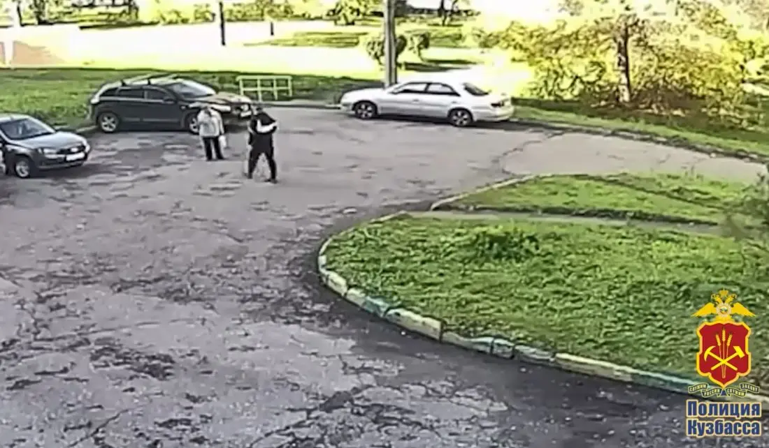 Курьер-мошенник из Новосибирска похитил у новокузнецкой пенсионерки 1,4 млн рублей